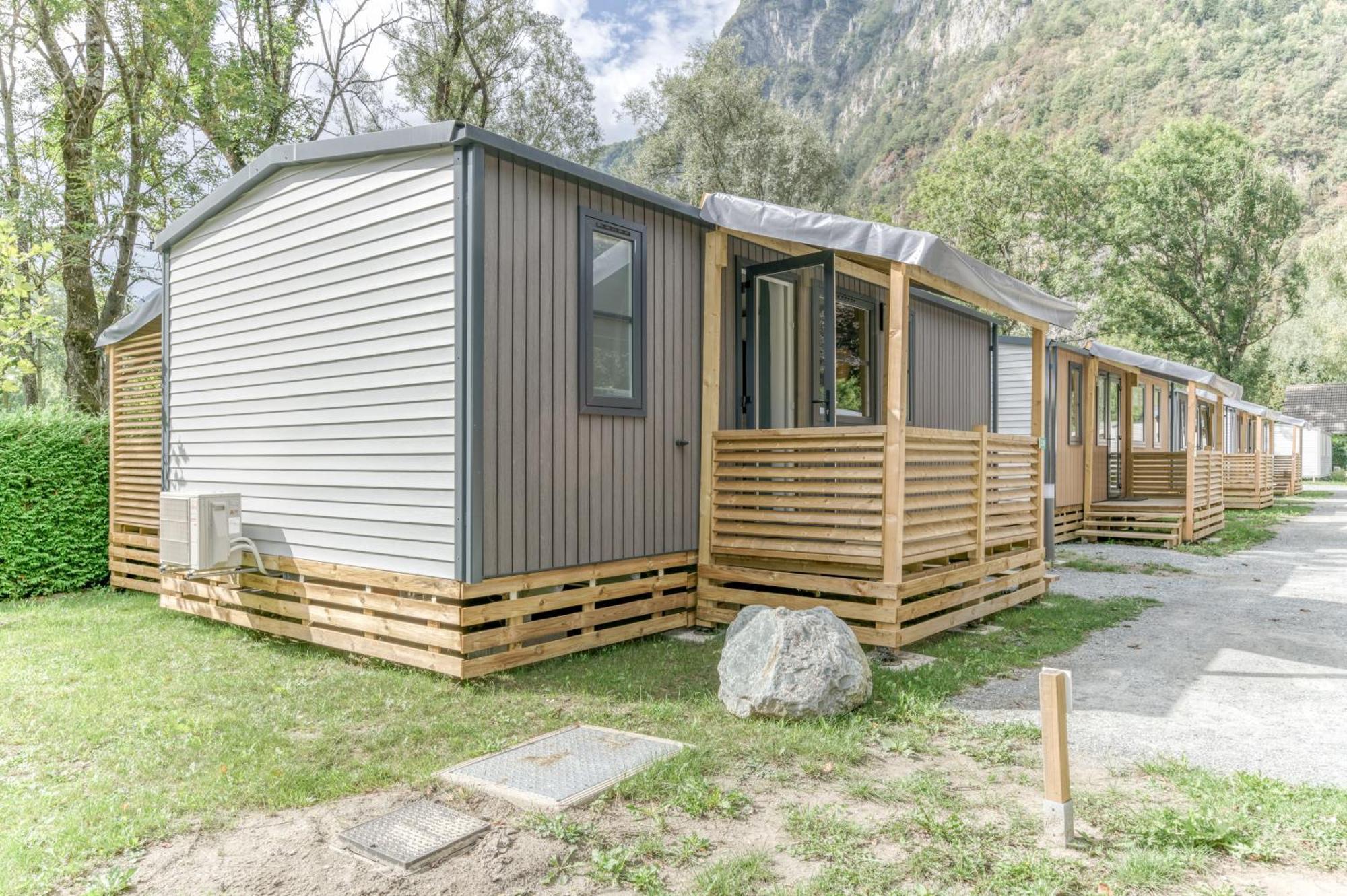 Camping RCN Belledonne Le Bourg-dʼOisans Buitenkant foto