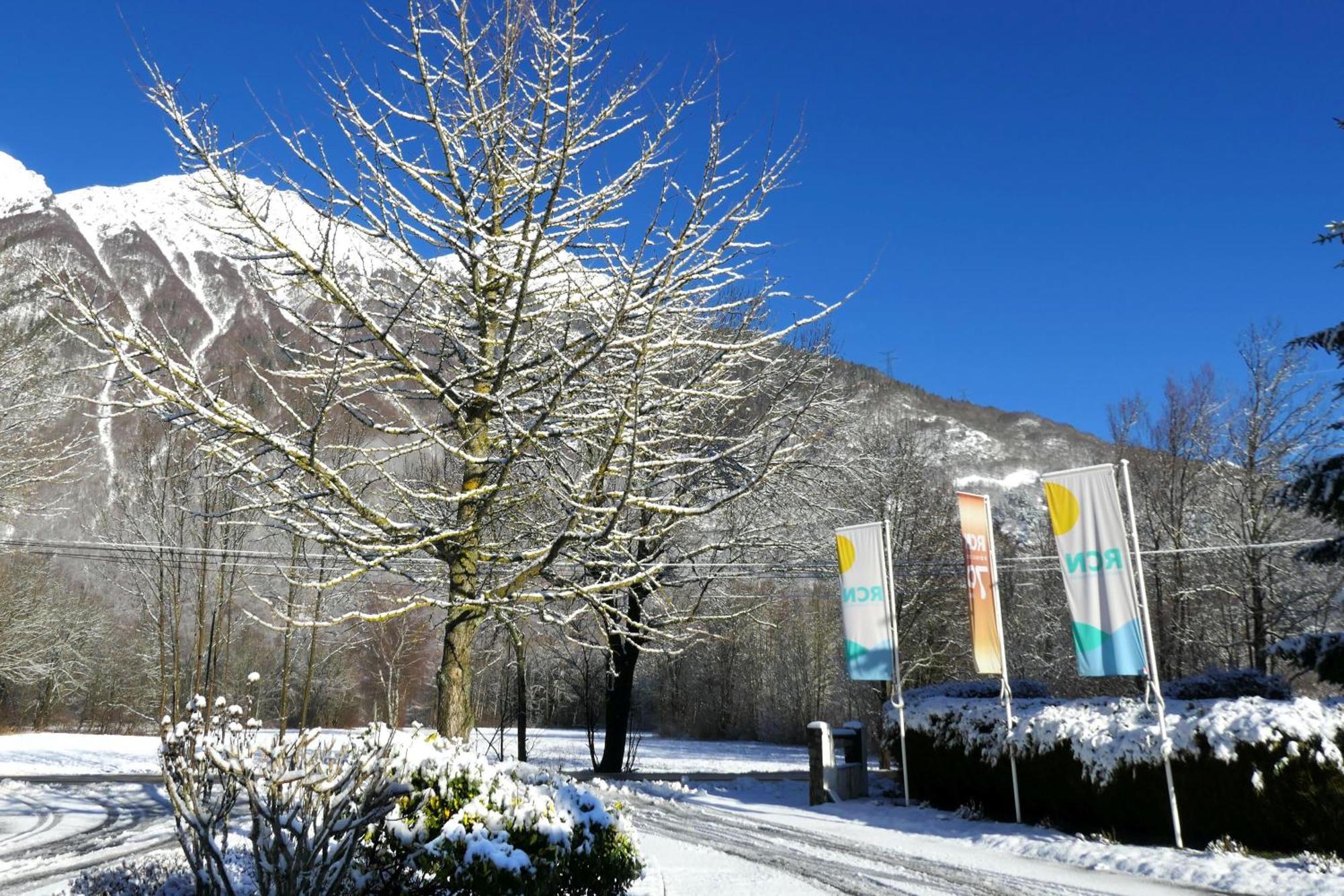 Camping RCN Belledonne Le Bourg-dʼOisans Buitenkant foto
