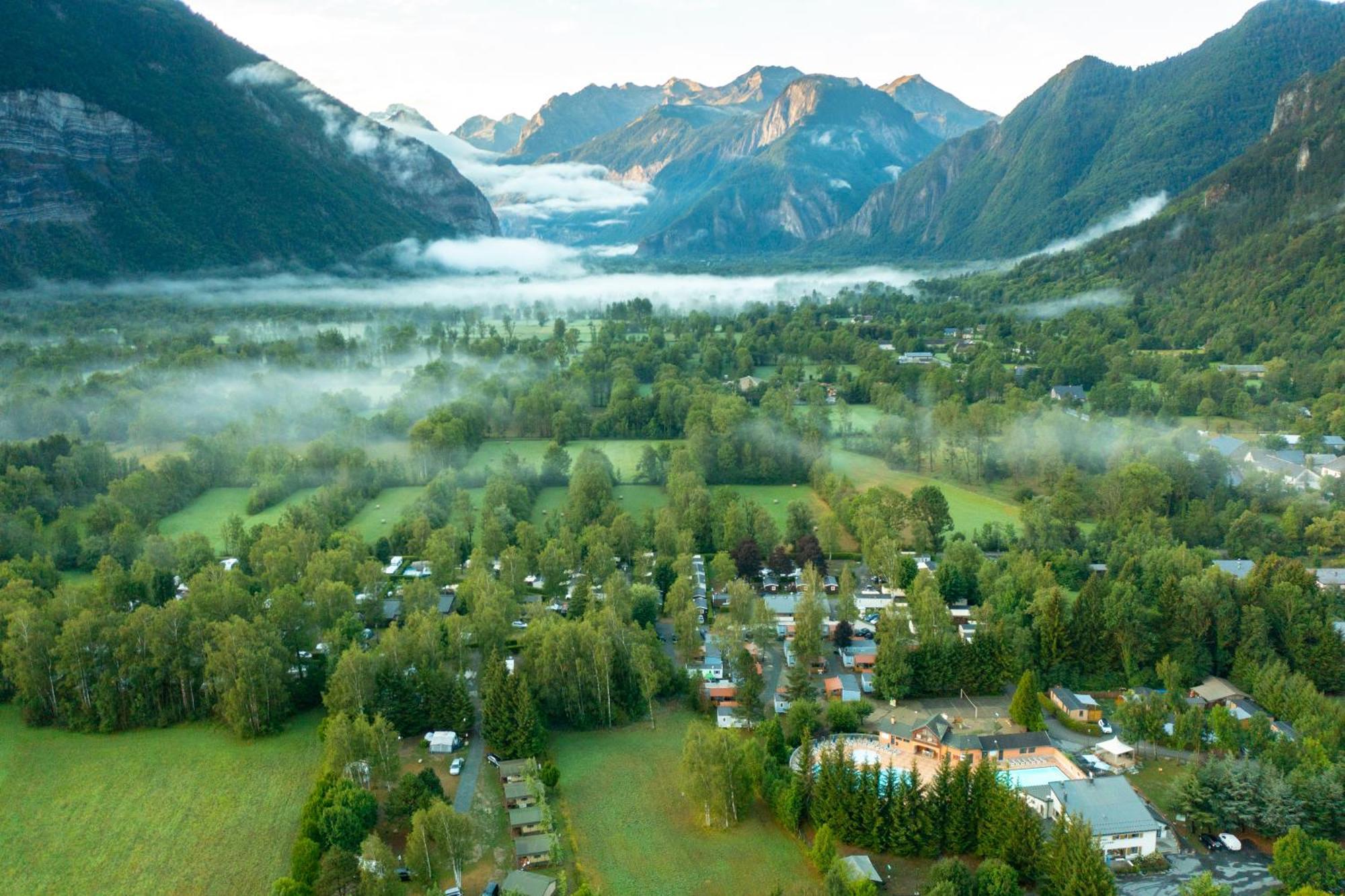 Camping RCN Belledonne Le Bourg-dʼOisans Buitenkant foto