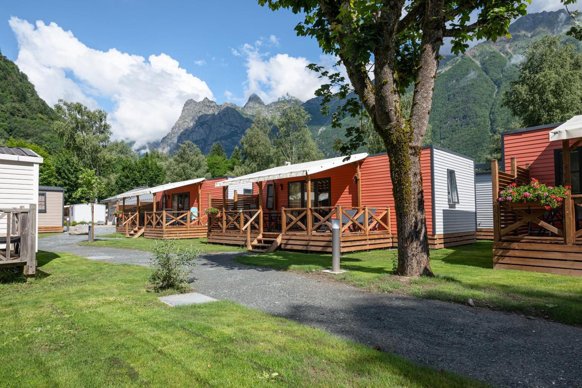 Camping RCN Belledonne Le Bourg-dʼOisans Buitenkant foto